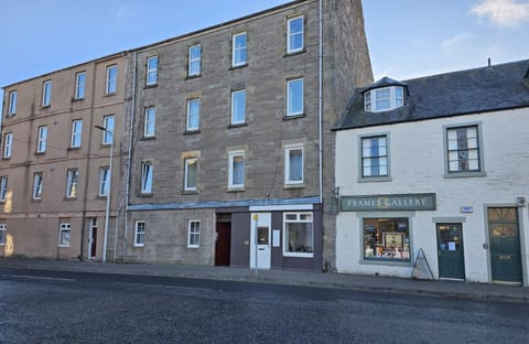 Property building, Street view, Location