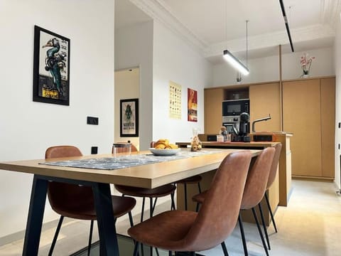 Kitchen or kitchenette, Living room, Dining area