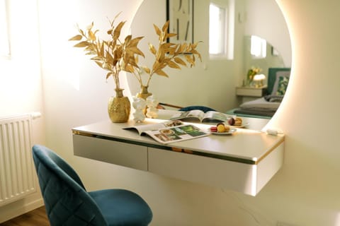 Food and drinks, Seating area