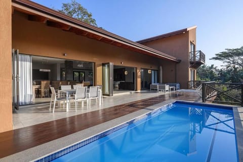 Patio, Balcony/Terrace, Swimming pool, sunbed