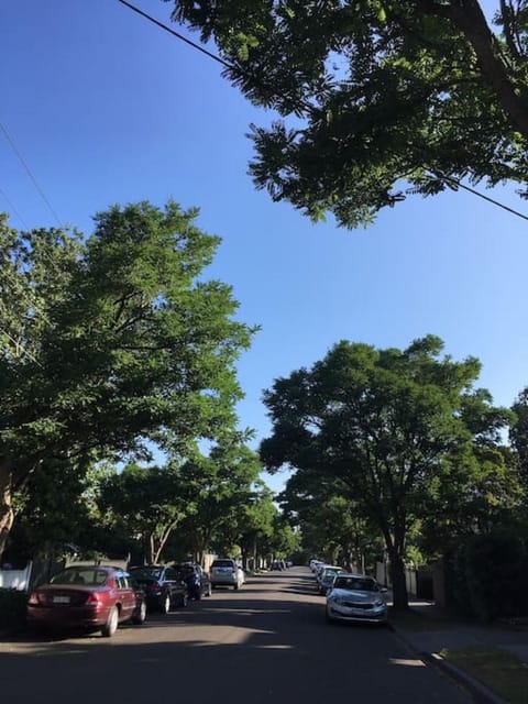 Day, Neighbourhood