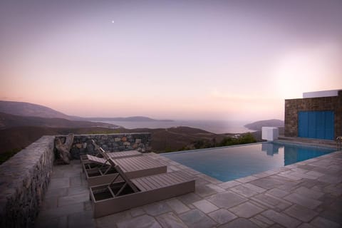 Mountain view, Pool view, Sea view, Swimming pool, Swimming pool, sunbed