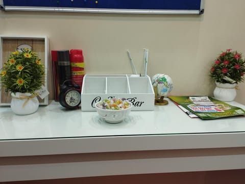 Coffee/tea facilities, Food and drinks, Food, Buffet breakfast, Drinks