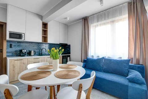 Kitchen or kitchenette, Living room, Seating area, dishwasher