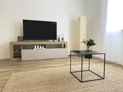 Communal lounge/ TV room, TV and multimedia