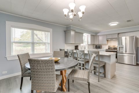 Hike, Fish and Boat Secluded Mountain View Home House in Mountain View