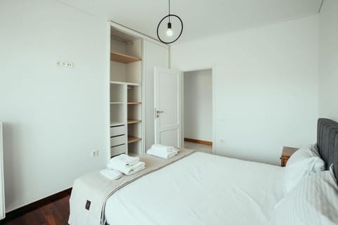 Grand Sea View Apartment 3' from Kavouri Beach Apartment in Vouliagmeni