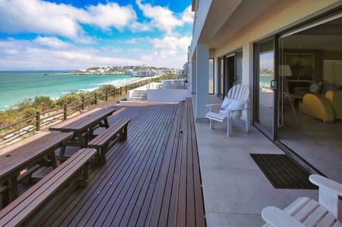 Patio, Day, Natural landscape, View (from property/room), Balcony/Terrace, Balcony/Terrace, Seating area, Beach, Sea view