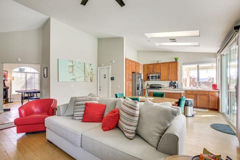 Dog-Friendly Music Fest Oasis Near Palm Springs House in Desert Hot Springs