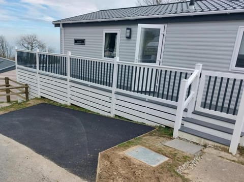 Property building, Day, Sea view, Parking