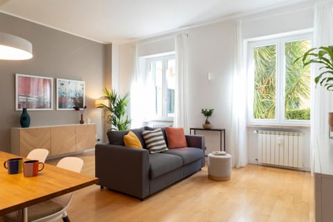 Communal lounge/ TV room, Living room, Seating area