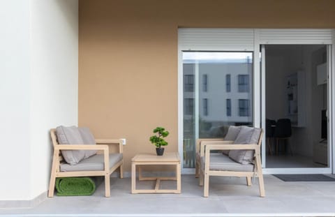 Day, Balcony/Terrace, Seating area