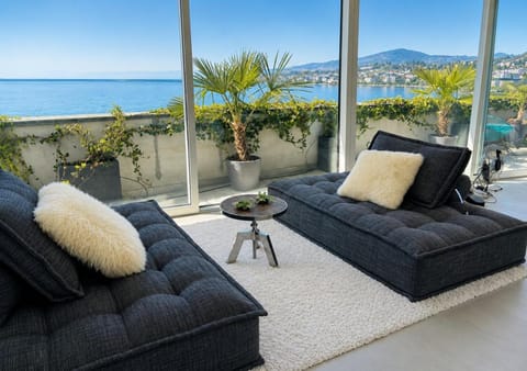 Seating area, Bedroom