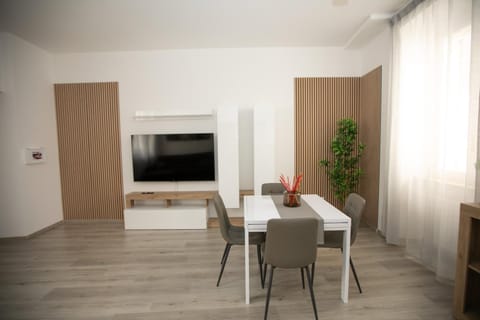 Communal lounge/ TV room, TV and multimedia, Living room