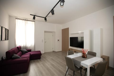 TV and multimedia, Living room, Dining area