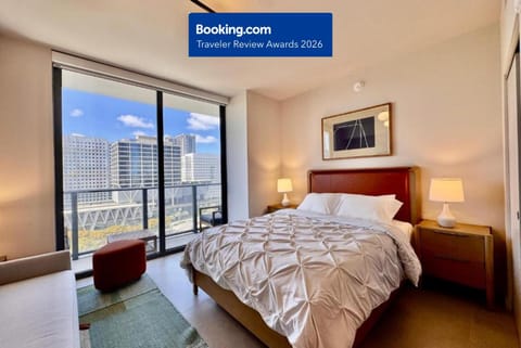 Bed, TV and multimedia, Bedroom