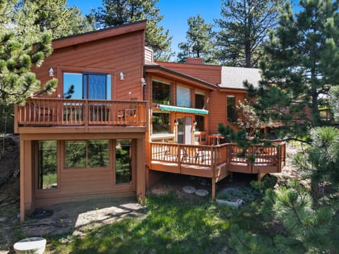 Multiple Decks, Solarium Sitting Room, Dog Friendly, Office Space House in Woodland Park