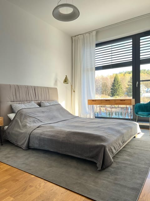 Bed, View (from property/room), Bedroom, Garden view