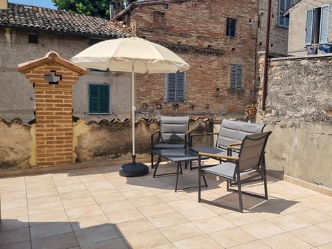 Balcony/Terrace, sunbed