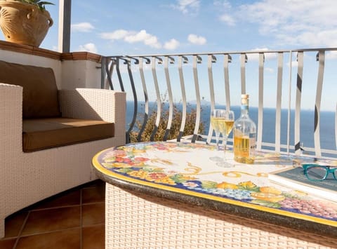 The Phoenix - Modern Breathtaking Sea View Apartment with 2 Terraces, 2 Balconies, small private garden and private parking House in Massa Lubrense