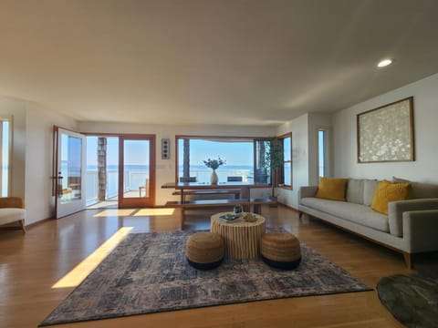 Warm Beach House Stanwood House in Camano Island