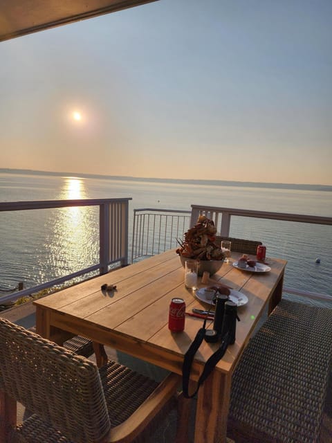 Warm Beach House Stanwood House in Camano Island