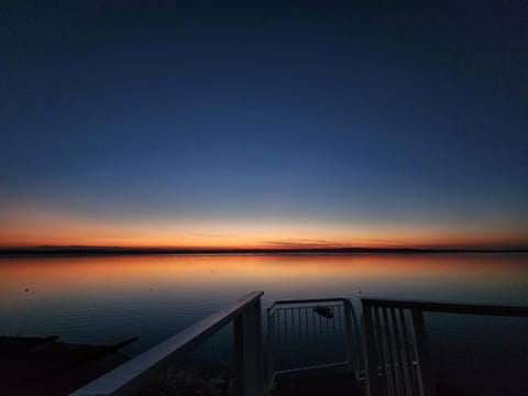 Warm Beach House Stanwood House in Camano Island
