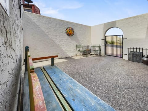 Fairway Desert Vista-Valley Views Next to Golf home House in Grand Junction