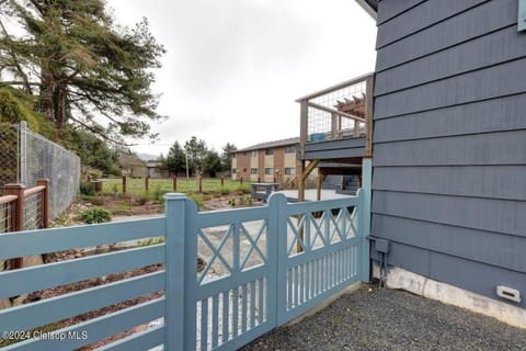 Property building, Pets