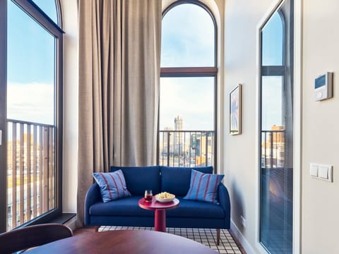 View (from property/room), Living room, Seating area