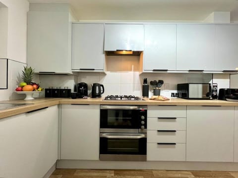 Contractor 4 bed, sleeps 7 long stay discount House in South Kesteven District