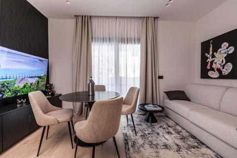 TV and multimedia, Dining area
