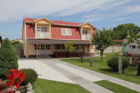 Property building, Garden, Garden view