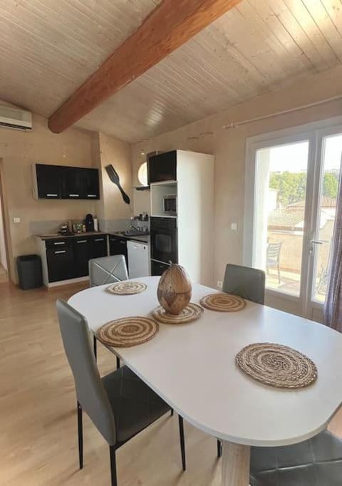 Appartement T4 de 100m2 proche Marseille Apartment in Provence-Alpes-Côte d'Azur