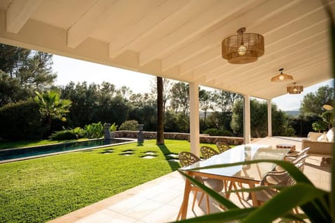 Garden, View (from property/room), Swimming pool