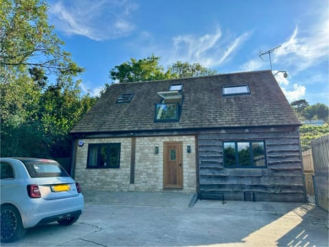 Cuckoo Penn Hideaway - Luxury Cotswold Retreat House in Stroud