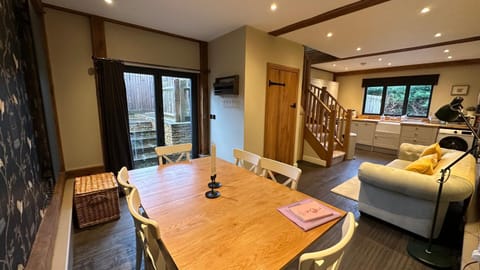 Cuckoo Penn Hideaway - Luxury Cotswold Retreat House in Stroud