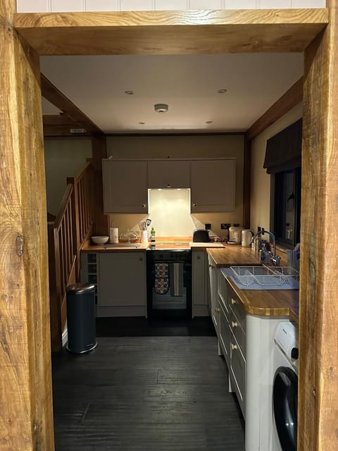 Cuckoo Penn Hideaway - Luxury Cotswold Retreat House in Stroud