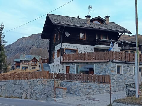 Property building, Mountain view
