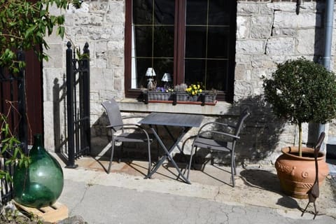 studio de lhotel à la ferme Apartment in Wallonia, Belgium