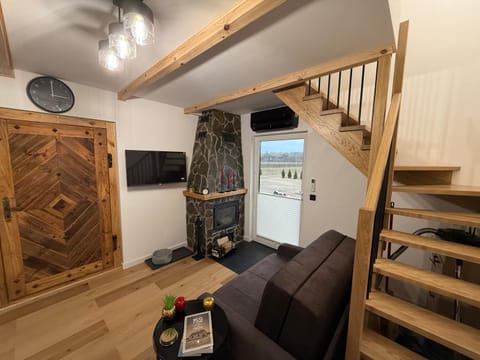 Communal lounge/ TV room, Living room, Seating area, Evening entertainment