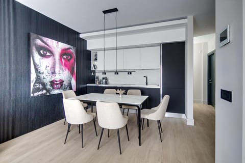 Dining area, kitchen