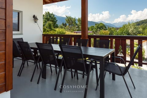 Patio, Day, Natural landscape, View (from property/room), Balcony/Terrace, Dining area, Mountain view