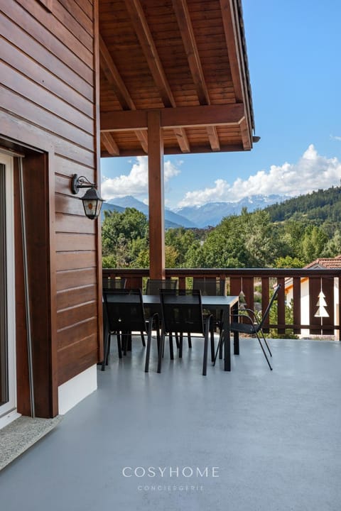 Day, Natural landscape, View (from property/room), Balcony/Terrace, Dining area, Mountain view