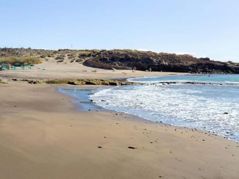 Nearby landmark, Neighbourhood, Beach