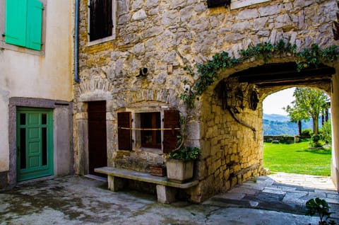 Lobby or reception, Street view, Street view