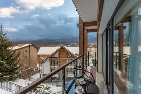 View (from property/room), Balcony/Terrace, Mountain view