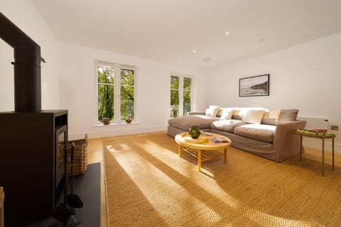 Watersmeet Edge, Terrace, 2BR and 2BA, River Views, Parking Apartment in West Somerset District