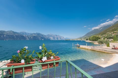 Natural landscape, Balcony/Terrace, Beach, Lake view, Mountain view