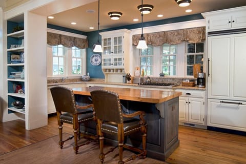 Kitchen or kitchenette, kitchen